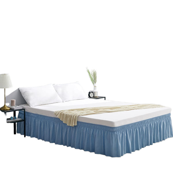 سرير مزدوج كبير الحجم مع غطاء سرير زخرفي